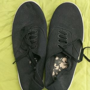 Mens size 10 casual black no brand shoes